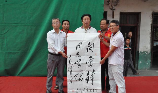 "情寄留守 爱暖童心"——走进邓州市元庄乡王寨学校