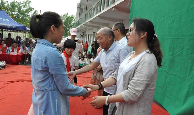 "情寄留守 爱暖童心"——走进邓州市元庄乡王寨学校