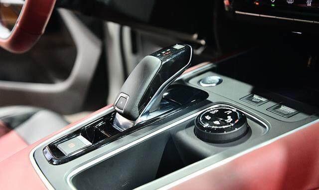 18万带飞机档杆, 配主动悬挂, 再卖不过途观只能打包回老家!