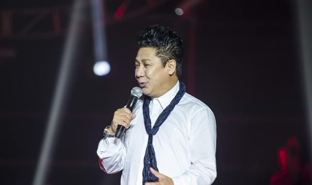 主持人毛威再因醉驾被抓往日生活照回顾