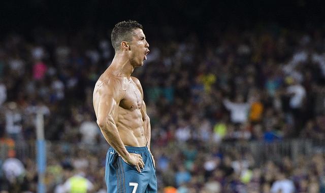 又是一项纪录c罗追平传奇迪斯蒂法诺为皇马出场396次