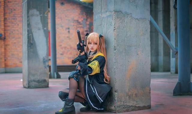这个小9有点酷少女前线ump9的cosplay欣赏