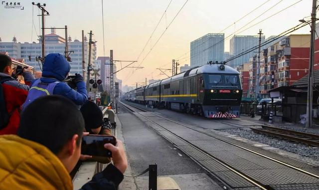 27,手帕口送别t58,图片来自网络)(作者:k257天津-成都)2017.12.