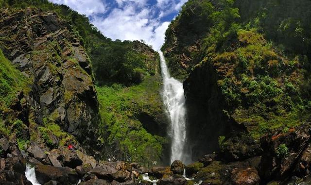 探访——壮美的永德大雪山万丈岩670余米超级大瀑布