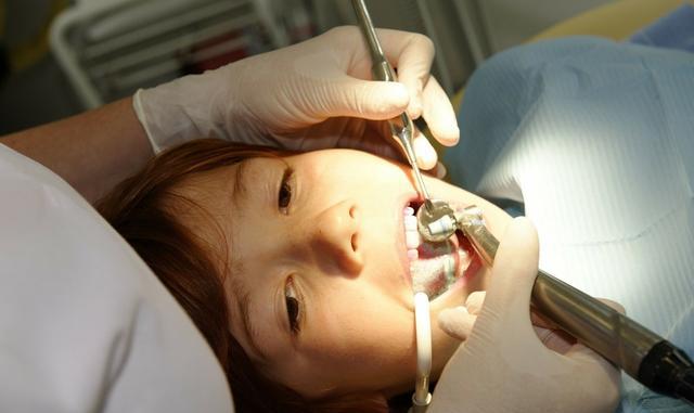 6岁男孩患牙龈癌只因家长的无知家长们都该看看