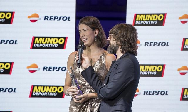 纳达尔穆古鲁扎分获男女最佳运动员