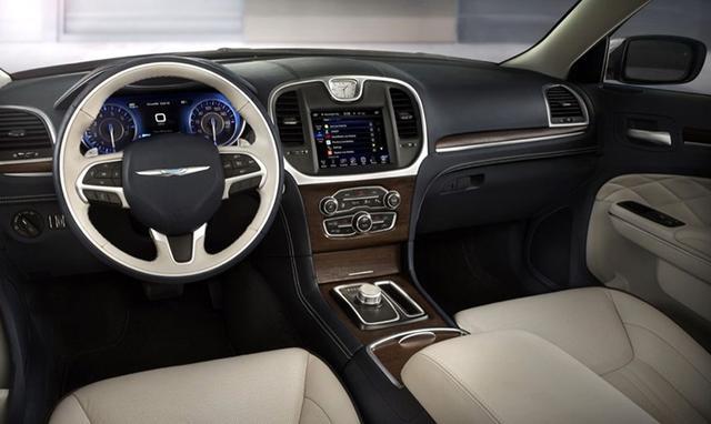 这款车远看值三百万,近看二百万,内饰像一百万,其实只卖40万|宾利|奔