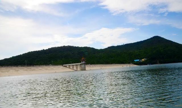 京山石龙水库美如画