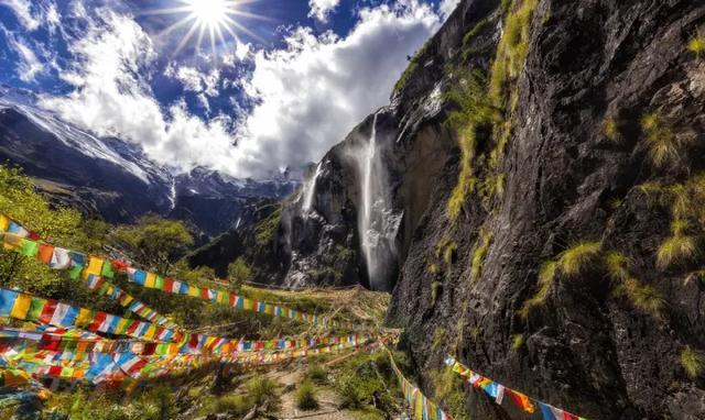 一个离神最近的地方|雨崩|梅里雪山|雨崩神瀑_新浪新闻
