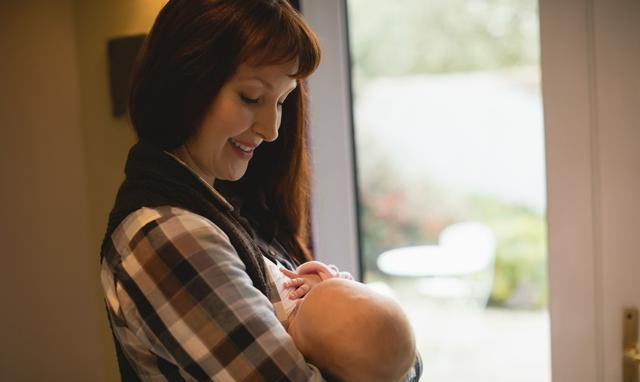 宝宝|奶水|母乳喂养_新浪新闻