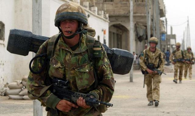 56毫米单兵武器,这就是英军的l85a1式突击步枪.