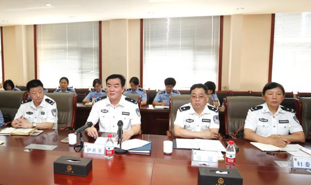 天桥公安分局举行"创群众满意窗口,当百姓贴心民警"启动仪式