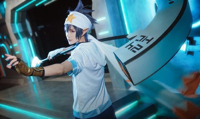 帅到舔屏的凹凸世界雷狮cos,疯狂给这个好看的雷总打call