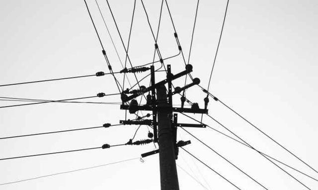 网友拍上百张电线杆,留住老重庆的记忆