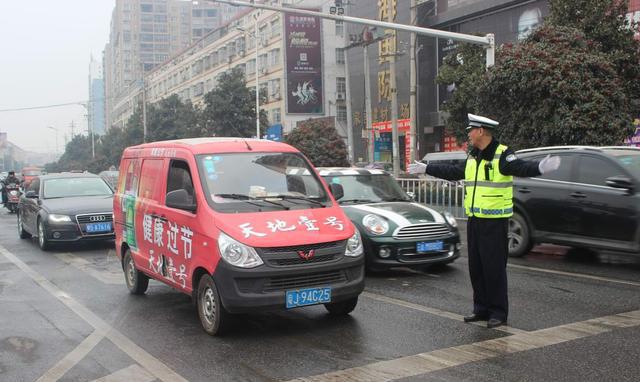 湖北广水交警圆满完成全省文化科技卫生"三下乡"交通安保工作