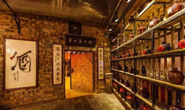 有酒有美食,穿山岩酒窖全新升级,这家高逼格聚会圣地,约吗?