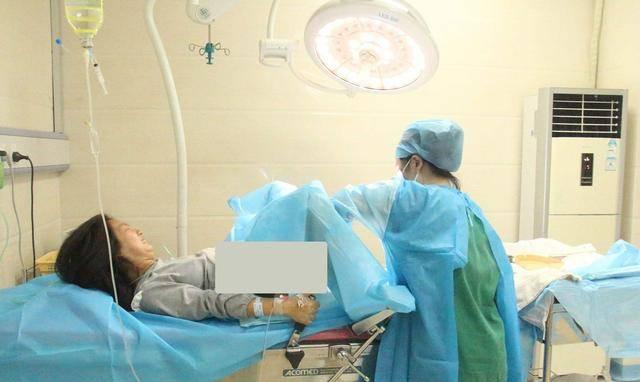 二胎孕妇生孩子,到了医院医生却大惊失色:孩子呢?