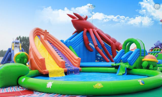 盘点移动水上乐园中的大型充气水上乐园城堡组合