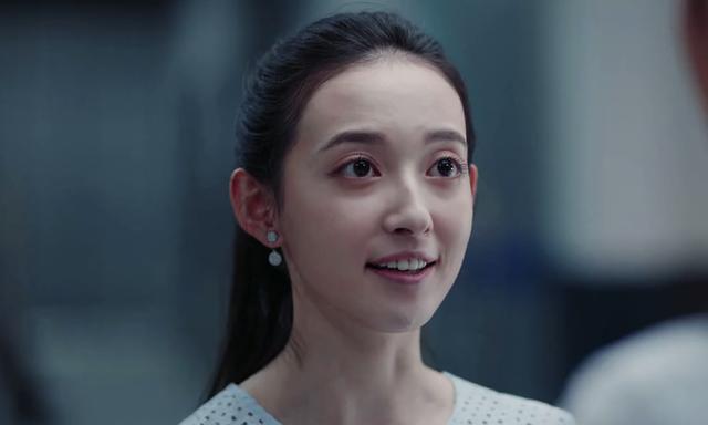 混血美女曾是警花,18岁跳过艺考进演艺圈,今演《恋爱先生》被赞|康宁