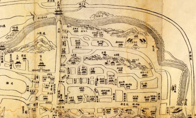 1370年朱元璋把他的老同乡周德兴封为江夏侯,第二年,周德兴扩建武昌城