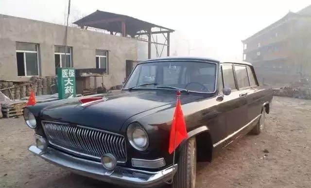 大爷两千收一辆废弃红旗轿车,有人出价百万硬是不卖