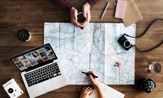 公司法定节假日不放假,也不给发三倍工资,我该