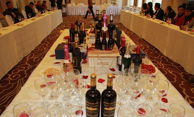 一瓶葡萄酒的浪漫圣诞夜 沃顿庄园红酒品鉴会咸阳举行