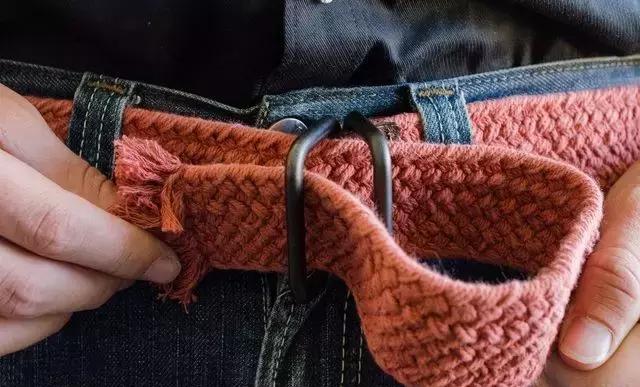 话说你的腰间,是不是少点东西?|腰带|皮带|正装_新浪新闻