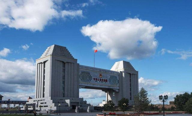 盘点中国有哪些国门,看看哪一个更霸气|国门|口岸|新疆_新浪新闻