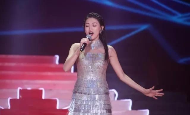 当威亚遇上鼓恭喜魏伽妮获得星光大道周冠军