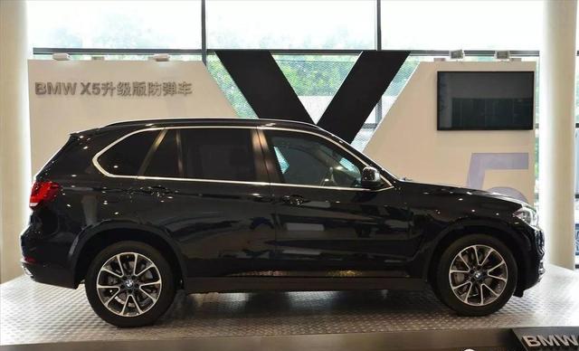 土豪老板花473万买了台宝马x5防弹车,网友:都是因为仇家太多!
