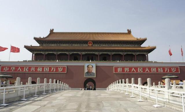 如今有着600年历史的天安门，建国后因一场地震后重建经过