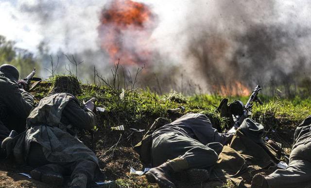 这国军演现重大失误:连射40多枚炮弹,炸死自己105名步兵