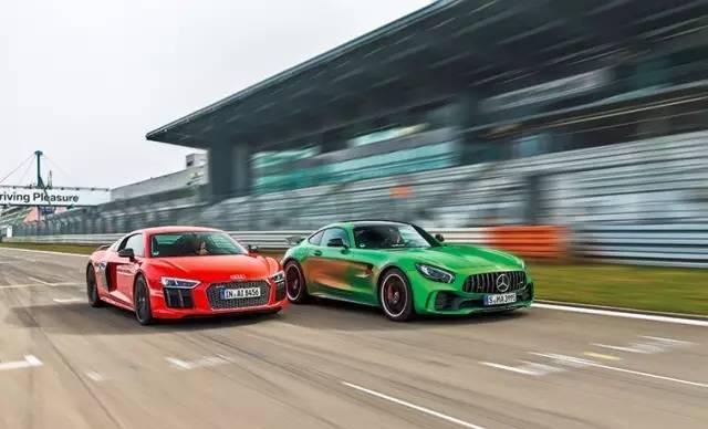 对比测试|美女与野兽 梅赛德斯amg gt r vs 奥迪r8 v10 plus