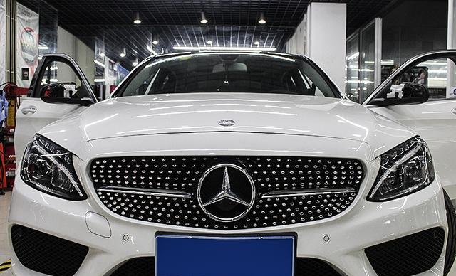 奔驰c200高逼格满天星中网欣赏,加装原厂氛围灯 电耳