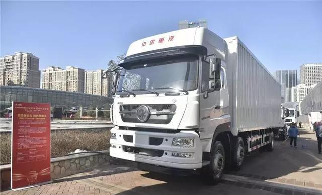 纯电动卡车!8×8全驱!油电混合货车!重汽2018年上市的新车实拍