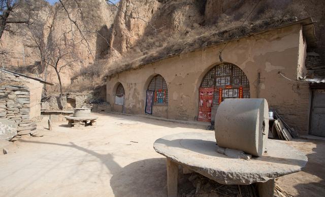 陕北深藏黄土高坡的窑洞群,出门在外游子故乡的记忆