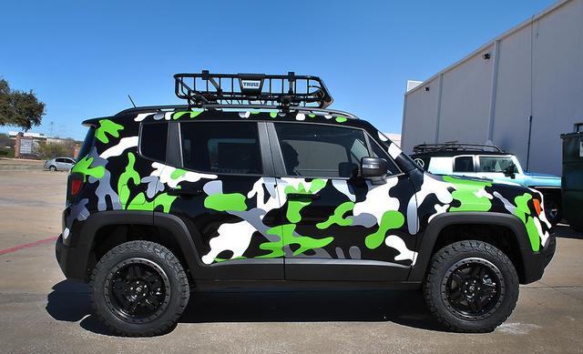 开着改成这样的jeep自由侠suv,真不好意思上公路了!