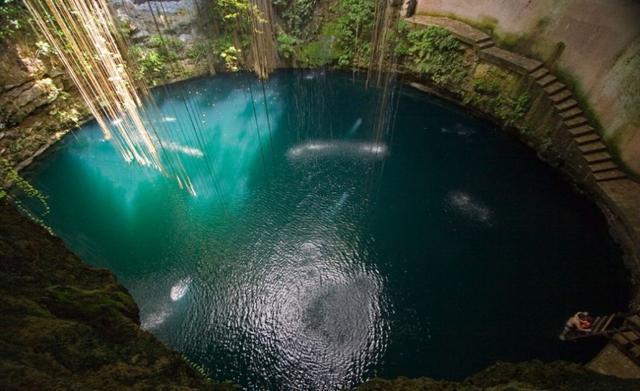 玛雅人的祭奠圣井,国王和王妃们沐浴的私密场所