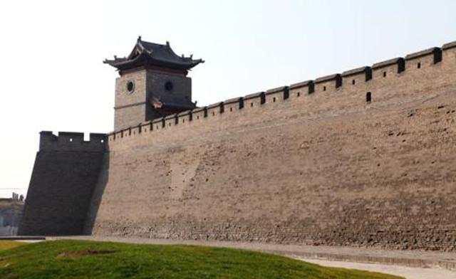 为什么古代进出城一定要走城门,旁边没有小道可以走吗?