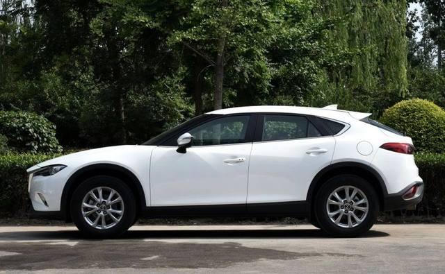 马自达cx4 上宽高4633×1840×1535mm,而本田crv的长宽高为4480mm/17