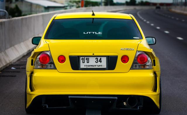 丰田altezza很黄很暴力在广东地区被大家称为咬地鲨