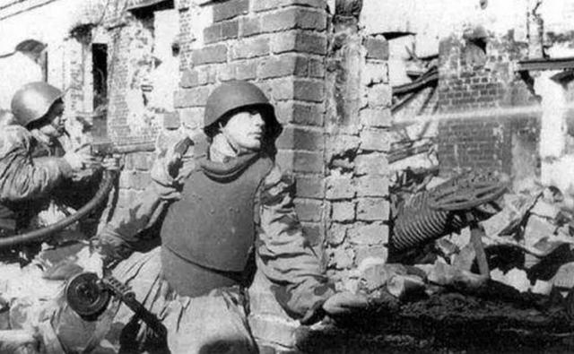 二战时期的防弹衣真的穿上还不如不穿原因很简单