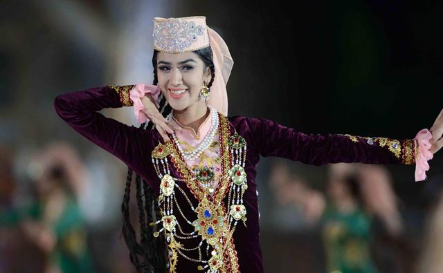 粟特人每年会选一人当国王,可以为所欲为一天,霸占姑娘不被拒绝