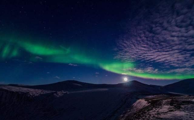 地处北极圈的朗伊尔城,在每年的11月末至次年的2月中会迎来极夜现象