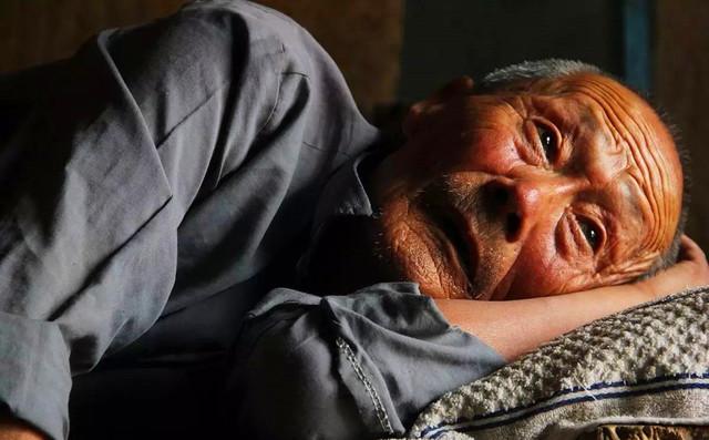 直击:看了让人想哭的中国老人