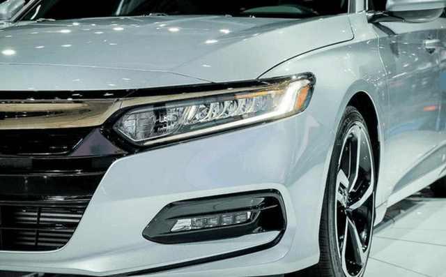 本田十代雅阁亮相洛杉矶,2.0t涡轮搭10at,16万起明年3月见!