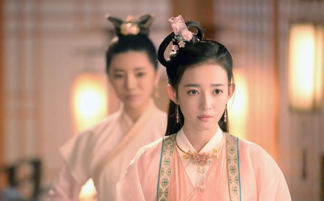 混血美女曾是警花,18岁跳过艺考进演艺圈,今演《恋爱先生》被赞|康宁