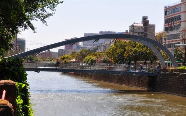 昆明盘龙江上三步两座桥桥多景也美