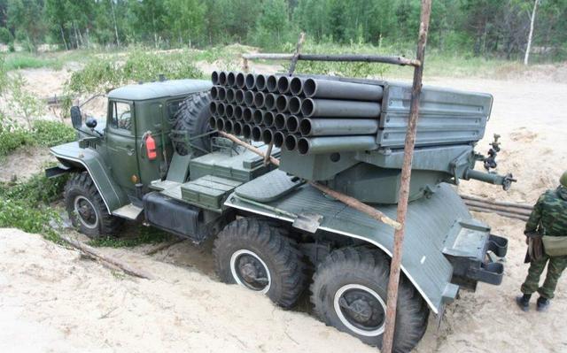 中国研制出射程超40公里火箭炮为何却不使用?射程并非越远越好